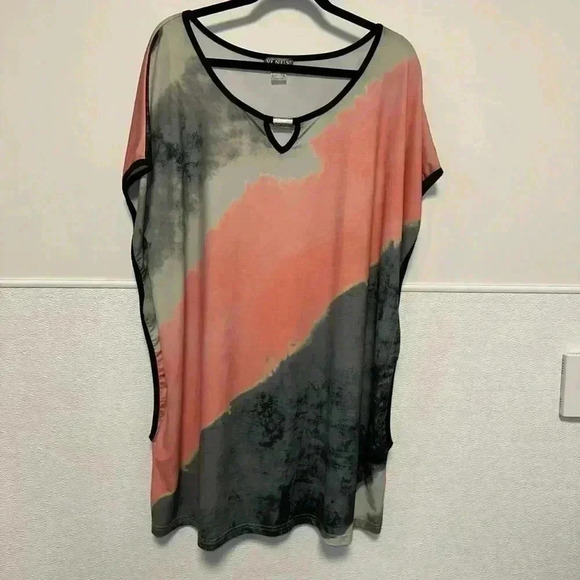 Venus Tops - Women's Venus Top XL Coral Gray Tunic